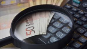 vergrootglas 50 euro biljetten kosten dagbesteding